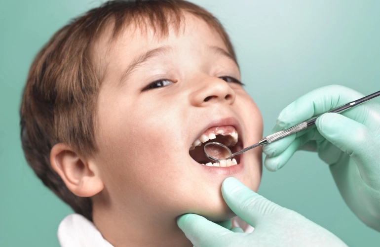 Przegląd zębów u dziecka